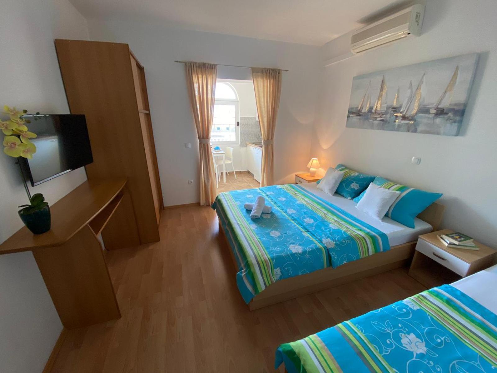 Apartments Kovac Makarska Room photo