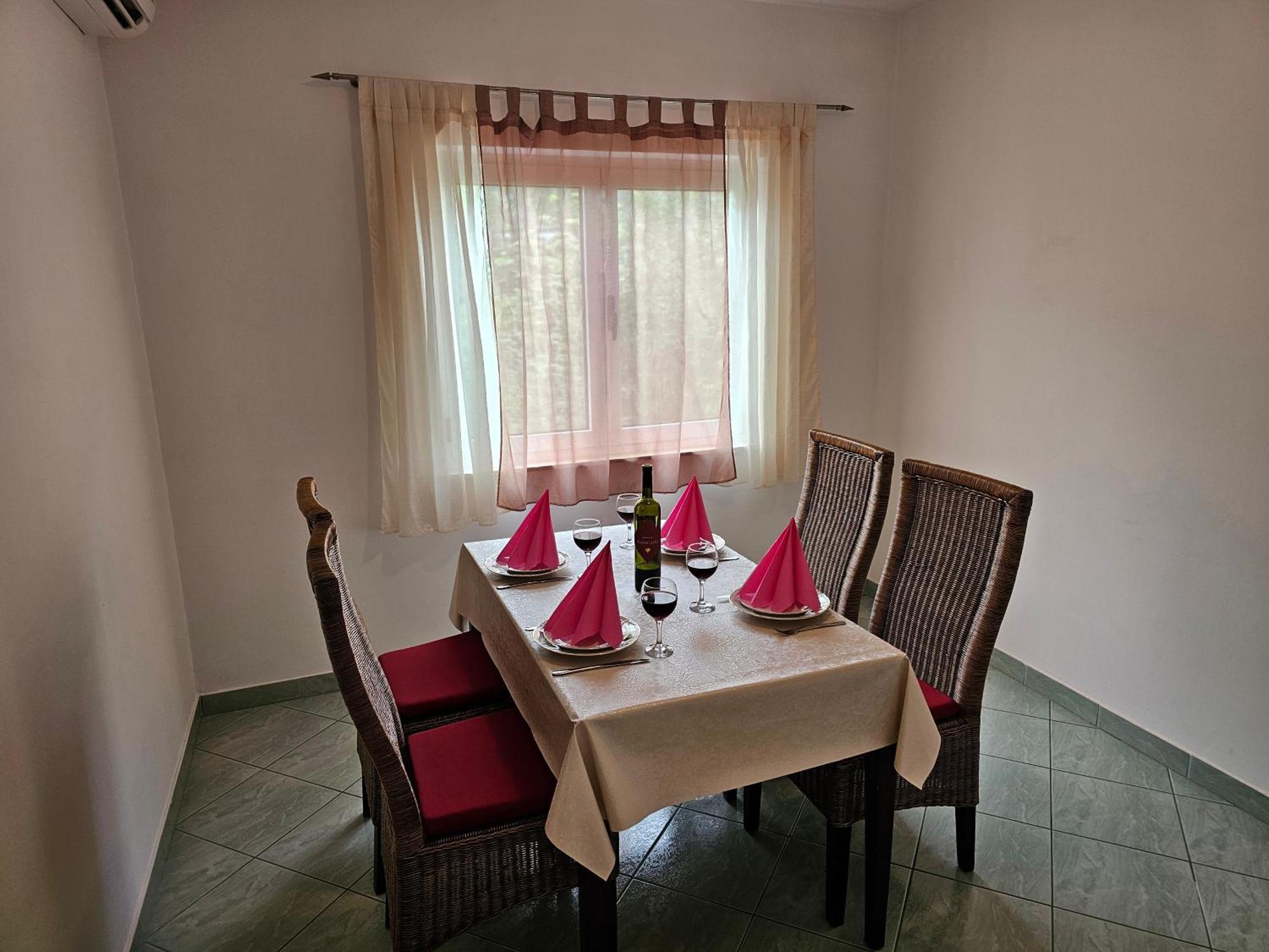 Apartments Kovac Makarska Room photo