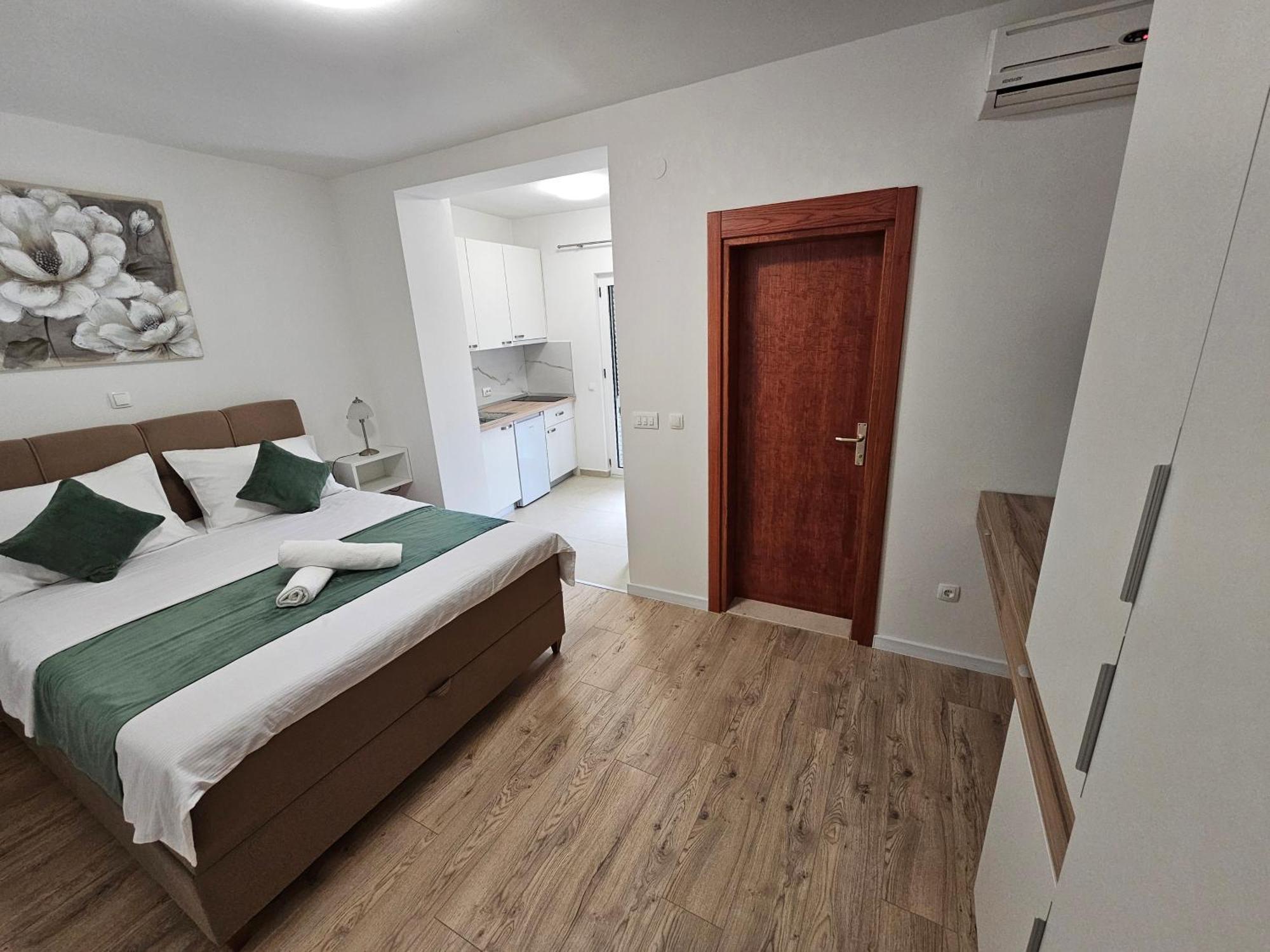 Apartments Kovac Makarska Exterior photo