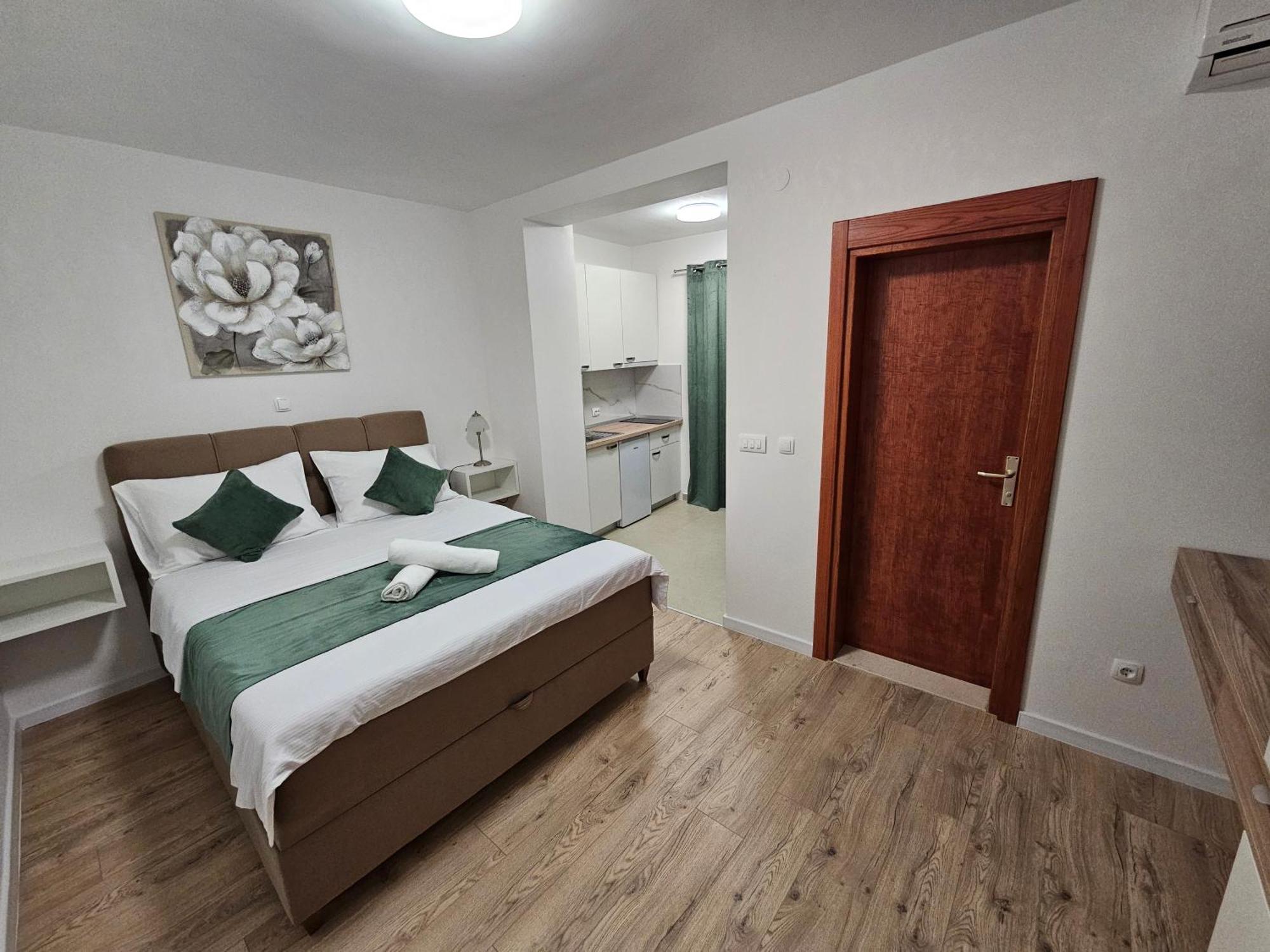 Apartments Kovac Makarska Exterior photo