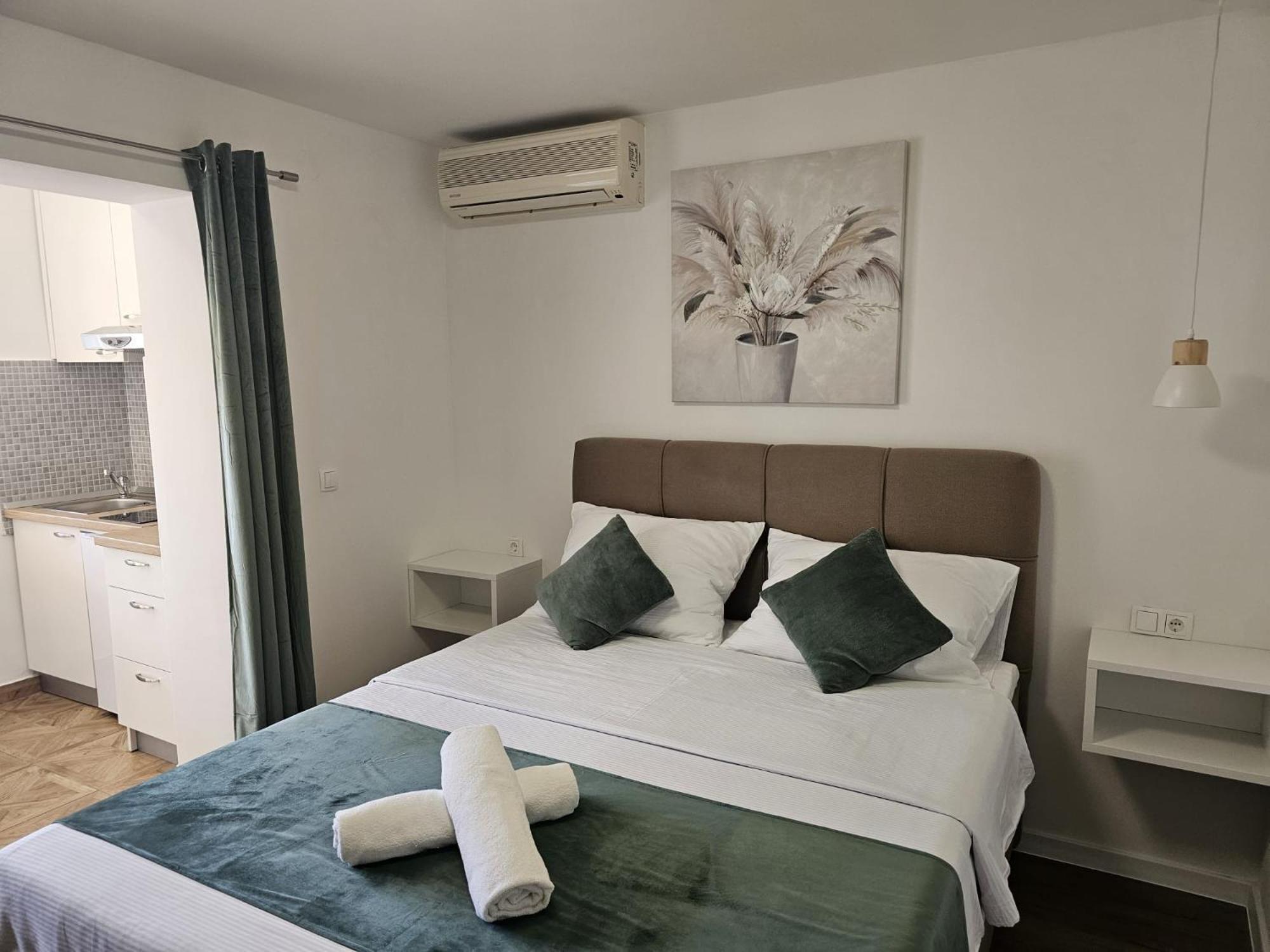 Apartments Kovac Makarska Exterior photo
